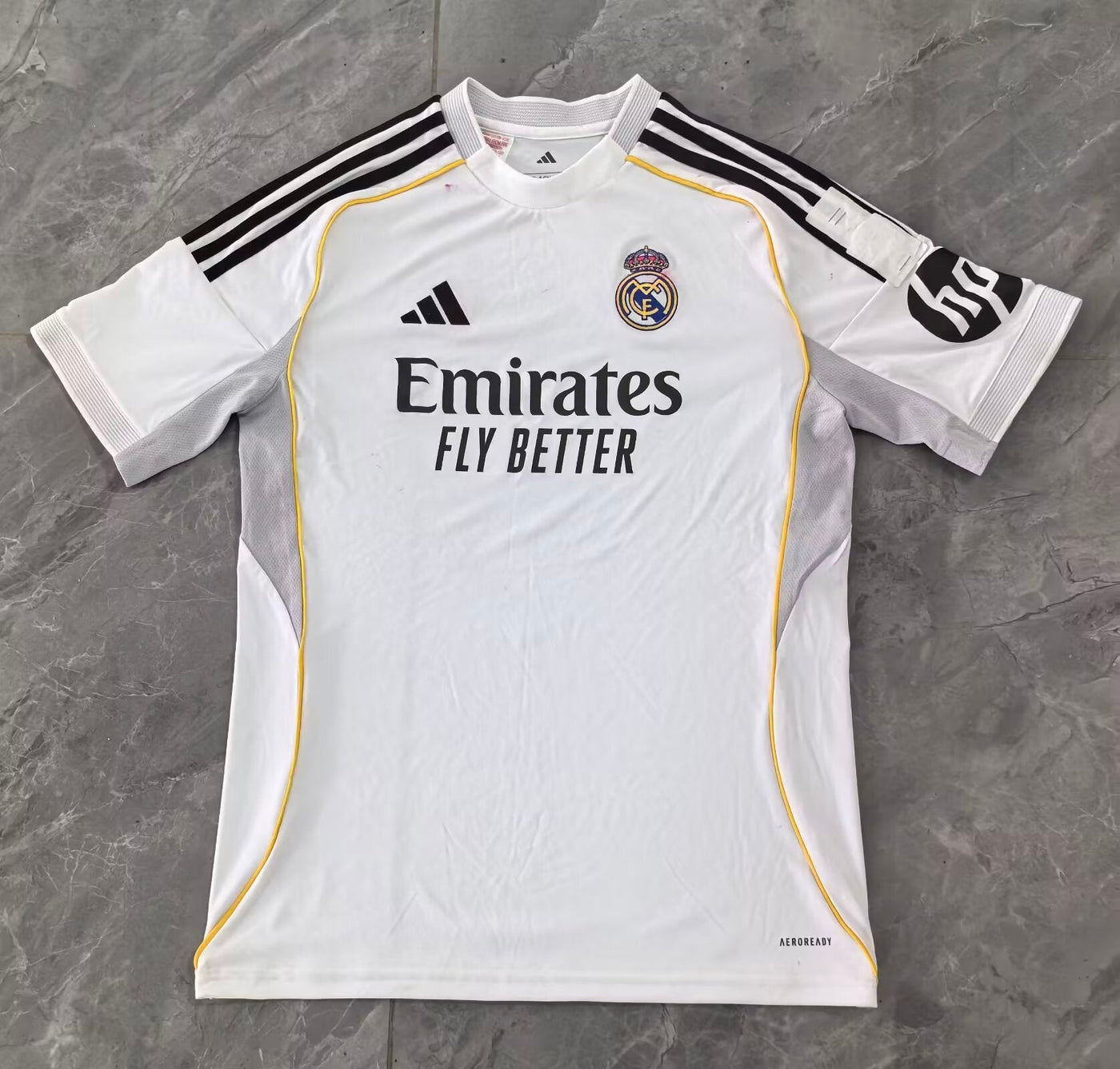 Real Madrid Titular Camiseta 2025/26 - Version Fan