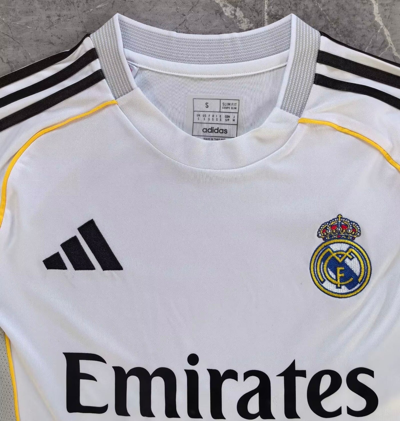 Real Madrid Titular Camiseta 2025/26 - Version Fan